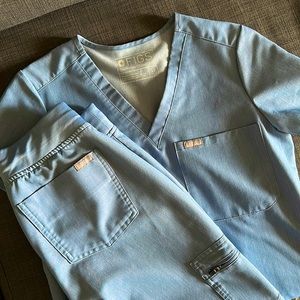FIGS 🦋 Heather indigo 🦋 Catarina One-Pocket Scrub Top + Zamora Jogger Pants